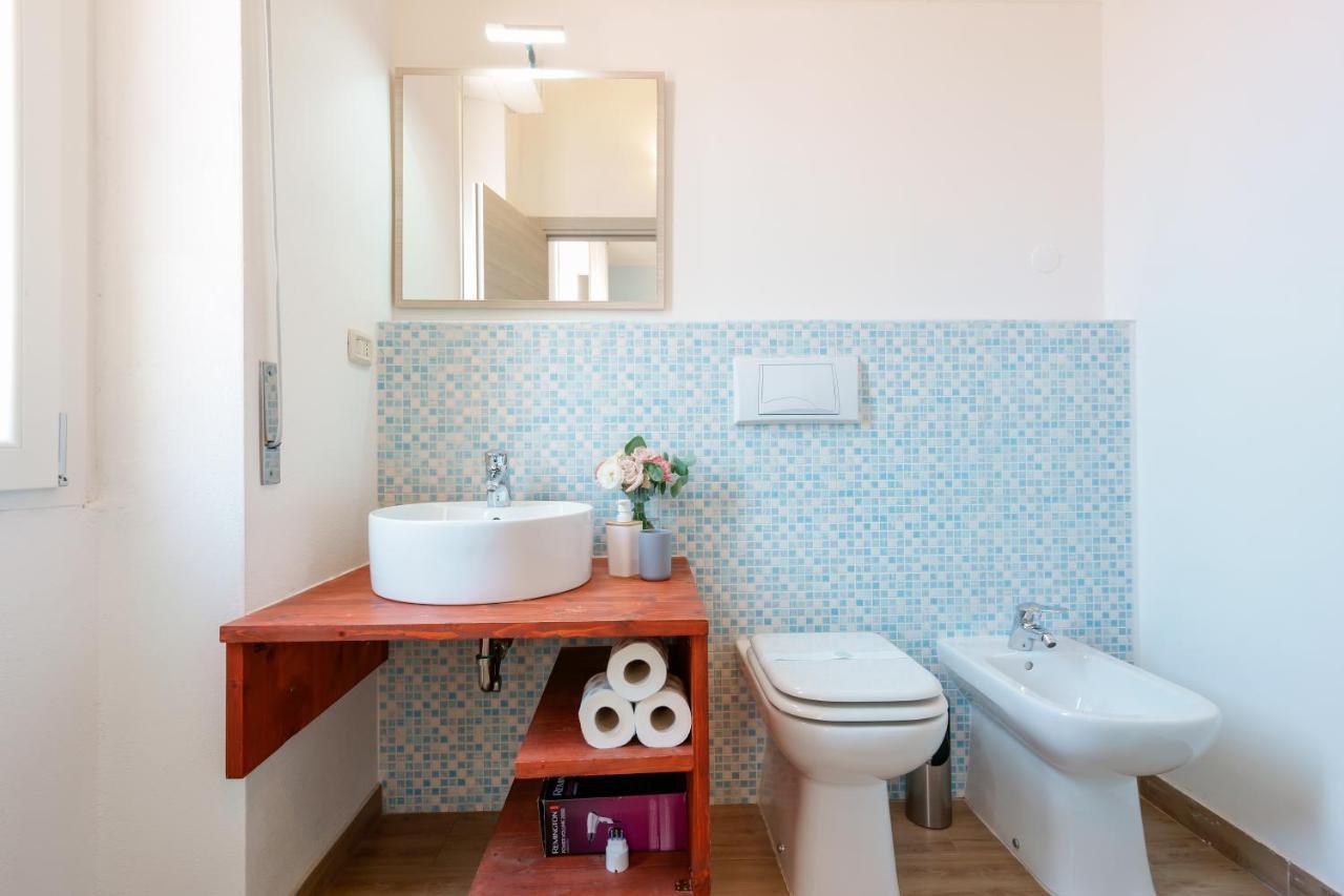 קליארי Bissenti Rooms - Eja Sardinia מראה חיצוני תמונה